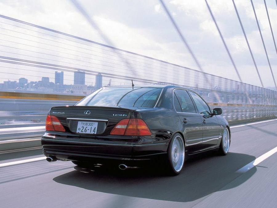  Lexus LS430 by Wald 2000 года  (фото 12 из 13)